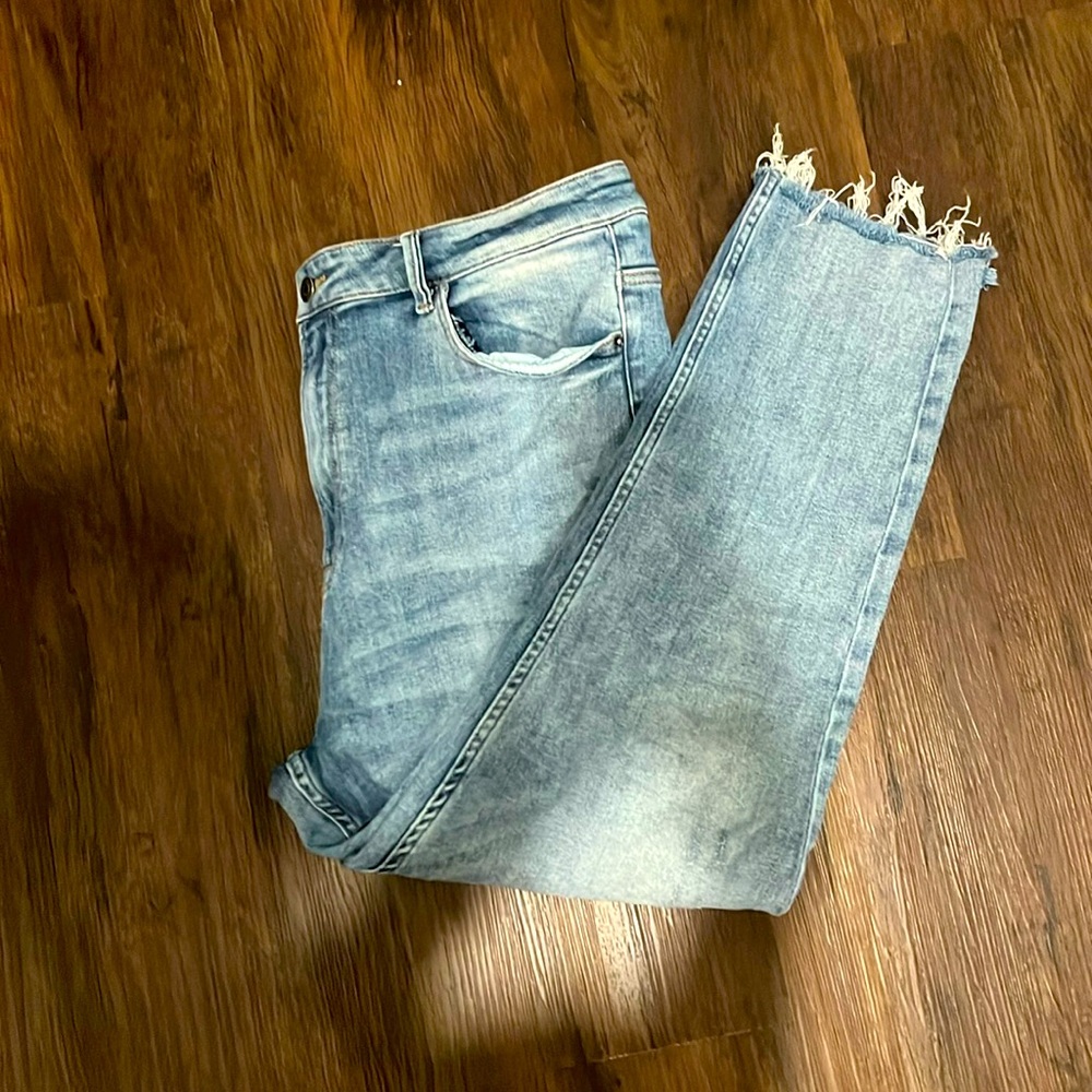 Risen 2XL crop jeans raw hem